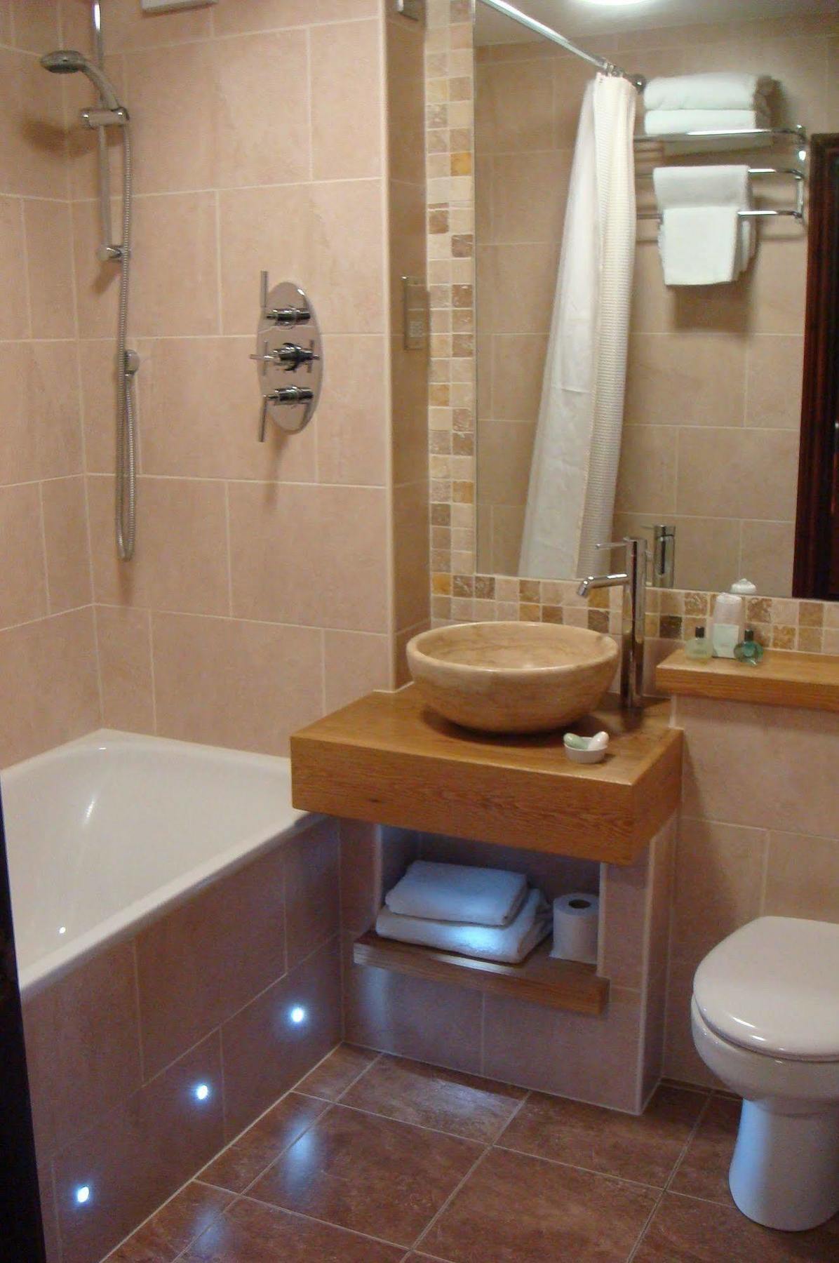 Hotel Heights 3*